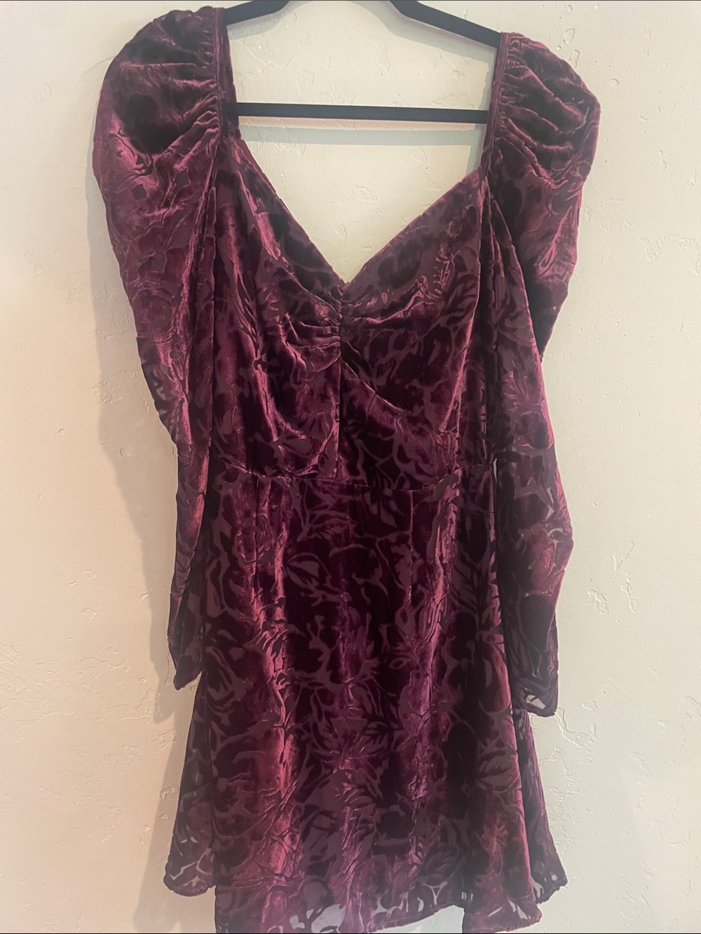 Adelyn Rae Burgundy Floral Velvet Dress Sz XS